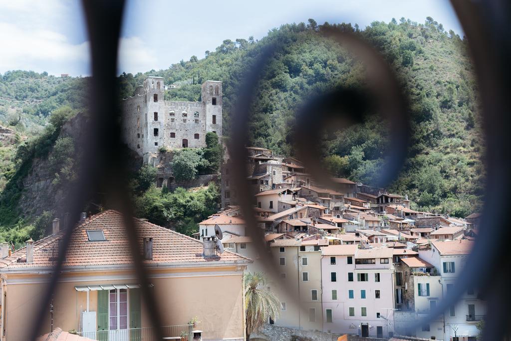 Dussaiga - Camera Del Fiordaliso Hotel Dolceacqua Exterior foto