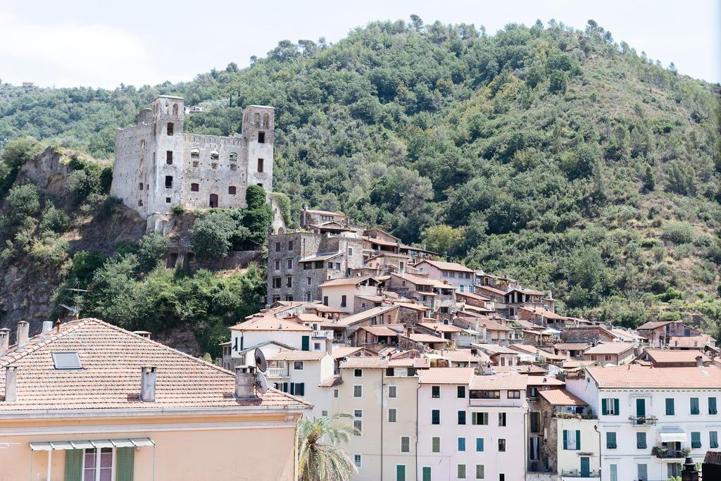 Dussaiga - Camera Del Fiordaliso Hotel Dolceacqua Exterior foto